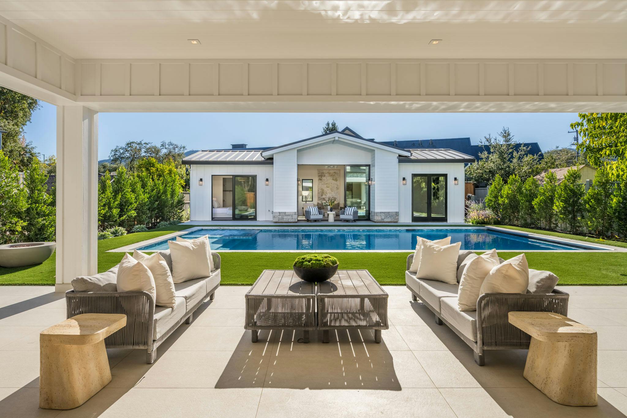 Meridith-Baer-Home-Home-Staging-Luxury-Homes-Northern-California-Allyn-Modern-Outdoor